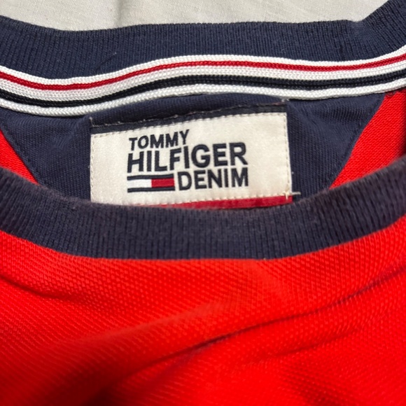 used Tommy Hilfiger t-shirt in good condition - Picture 6 of 8
